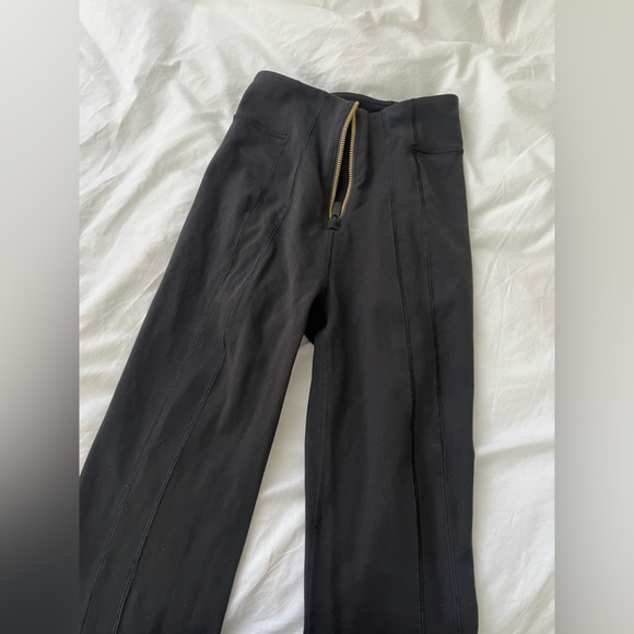 Lululemon Define Zip-Front High-Rise Flared Pant - Picture 3 of 8